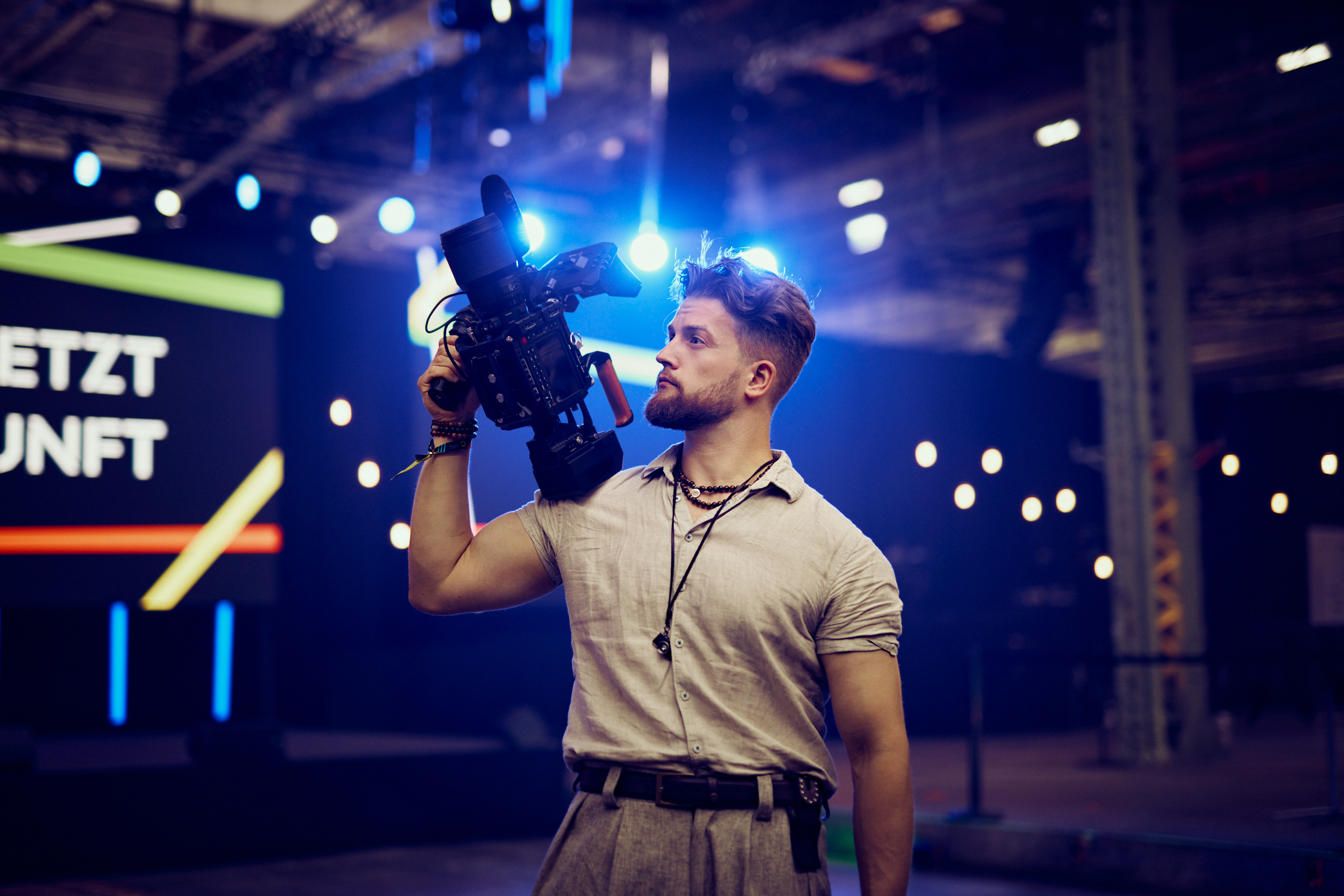 Pascal Röttger am Set